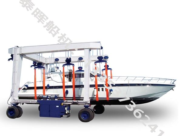 山东青岛游艇轮胎吊厂家设备自带动力，机动灵活