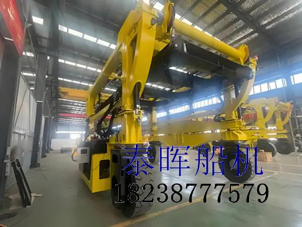 天津集装箱跨运车调试前的准备工作