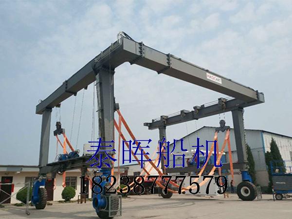 关于游艇轮胎吊的作业技术特点和流程